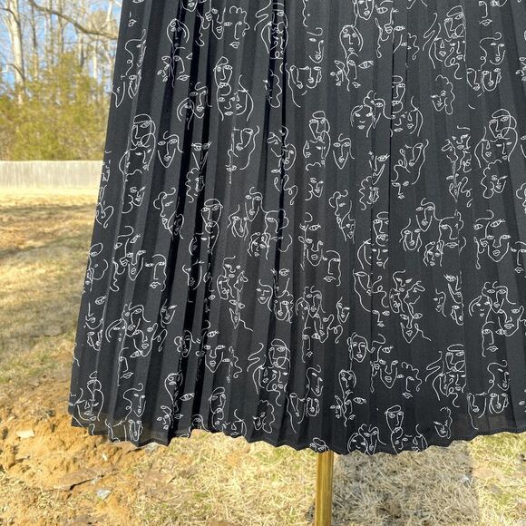 a new day Black Abstract Face Art Pleated A-Line Skirt - Picture 5 of 7